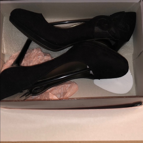 NWT Bandolino Black Dellmia Heels, Size 8 - Picture 2 of 7